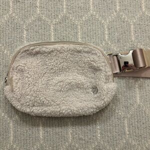 Lululemon Sherpa Belt Bag
